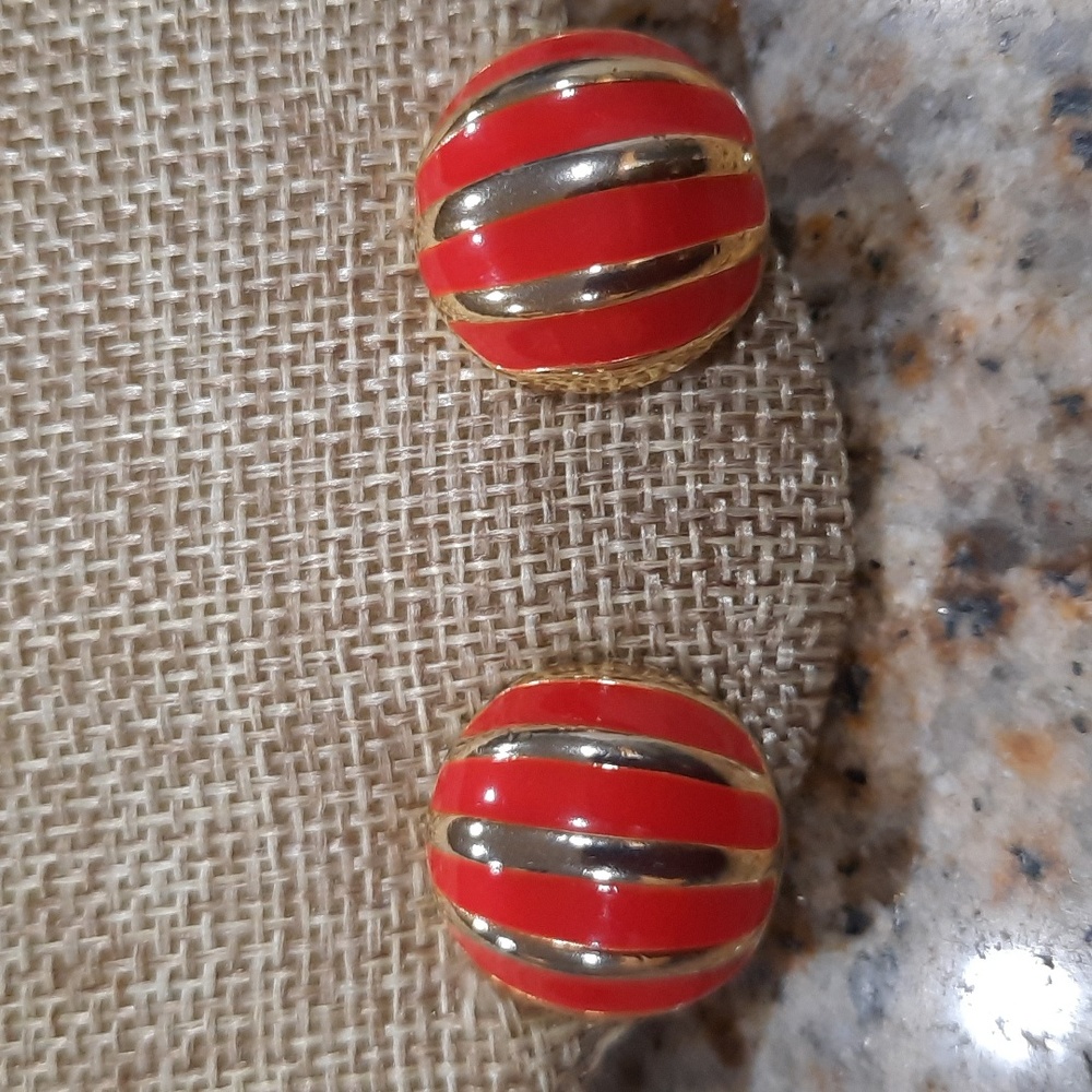 Vintage Goldtone and Enamel Earrings